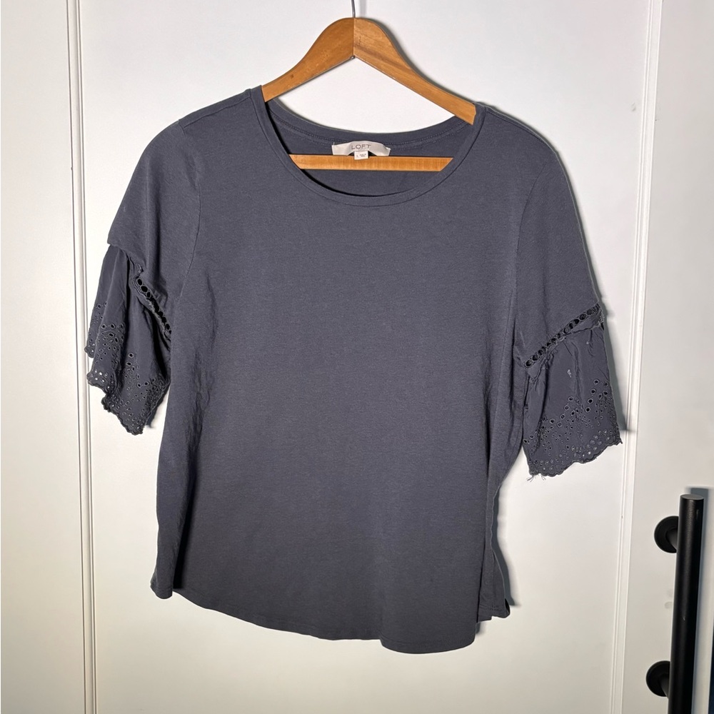 Ann Taylor Loft fancy t-shirt top
Charcoal grey size large